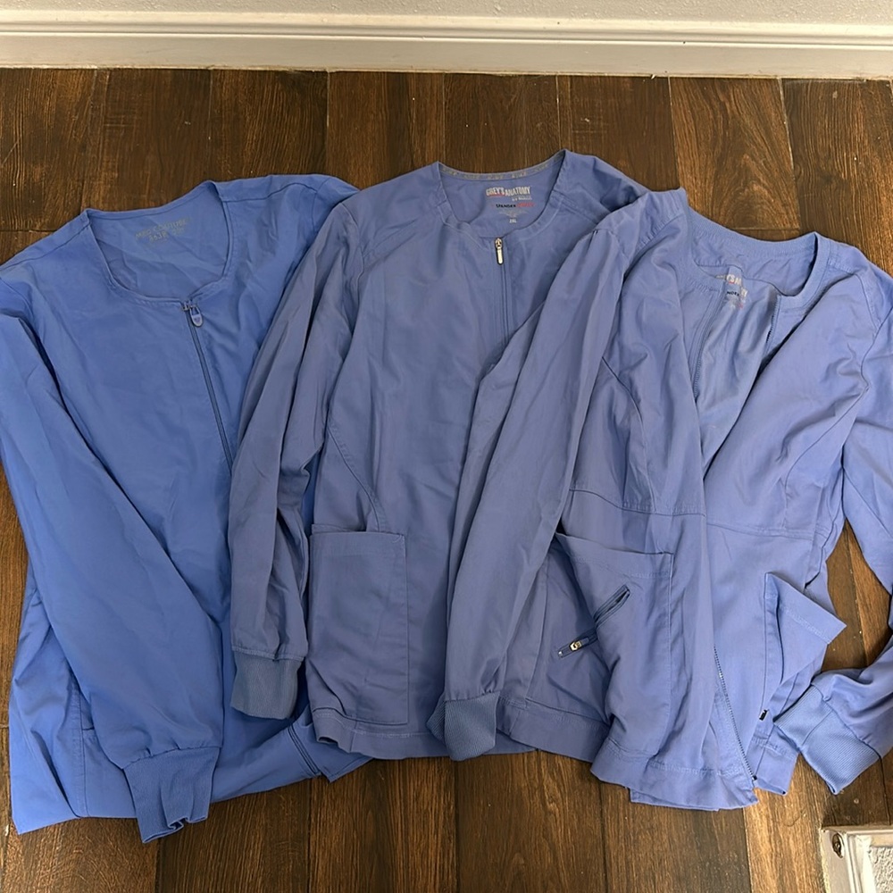 3 ceil blue scrub jackets size xxl. Med couture and greys anatomy